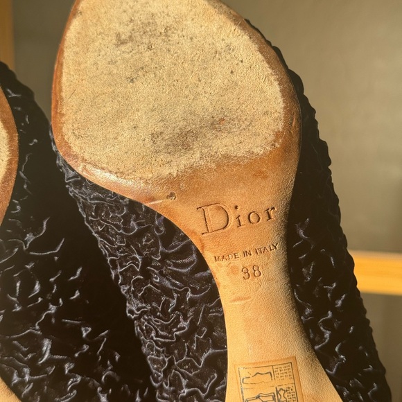 100% Authentic Christian Dior  Two Flower Textured Velvet Satin Pointed  Pumps - Picture 6 of 9